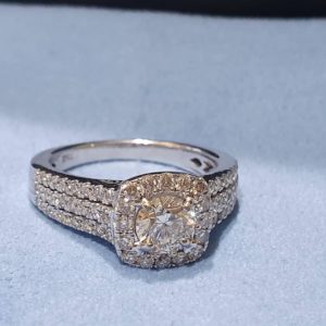 Engagement Diamond Ring