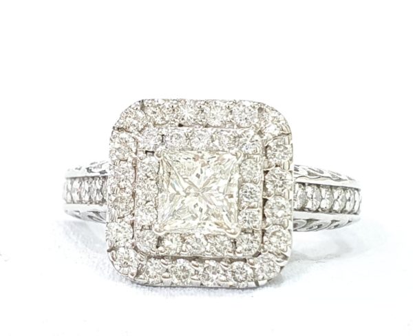 PRINCESS CUT DIAMOND HALO SETTING ENGAGEMENT RING