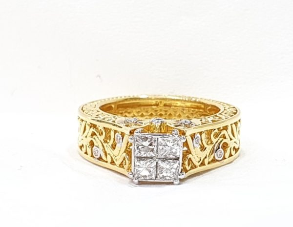 INVISIBLE SET PRINCESS CUT DIAMOND ENGAGEMENT RING