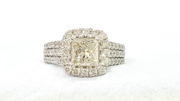 Princess Cut Halo Diamond Engagement Ring