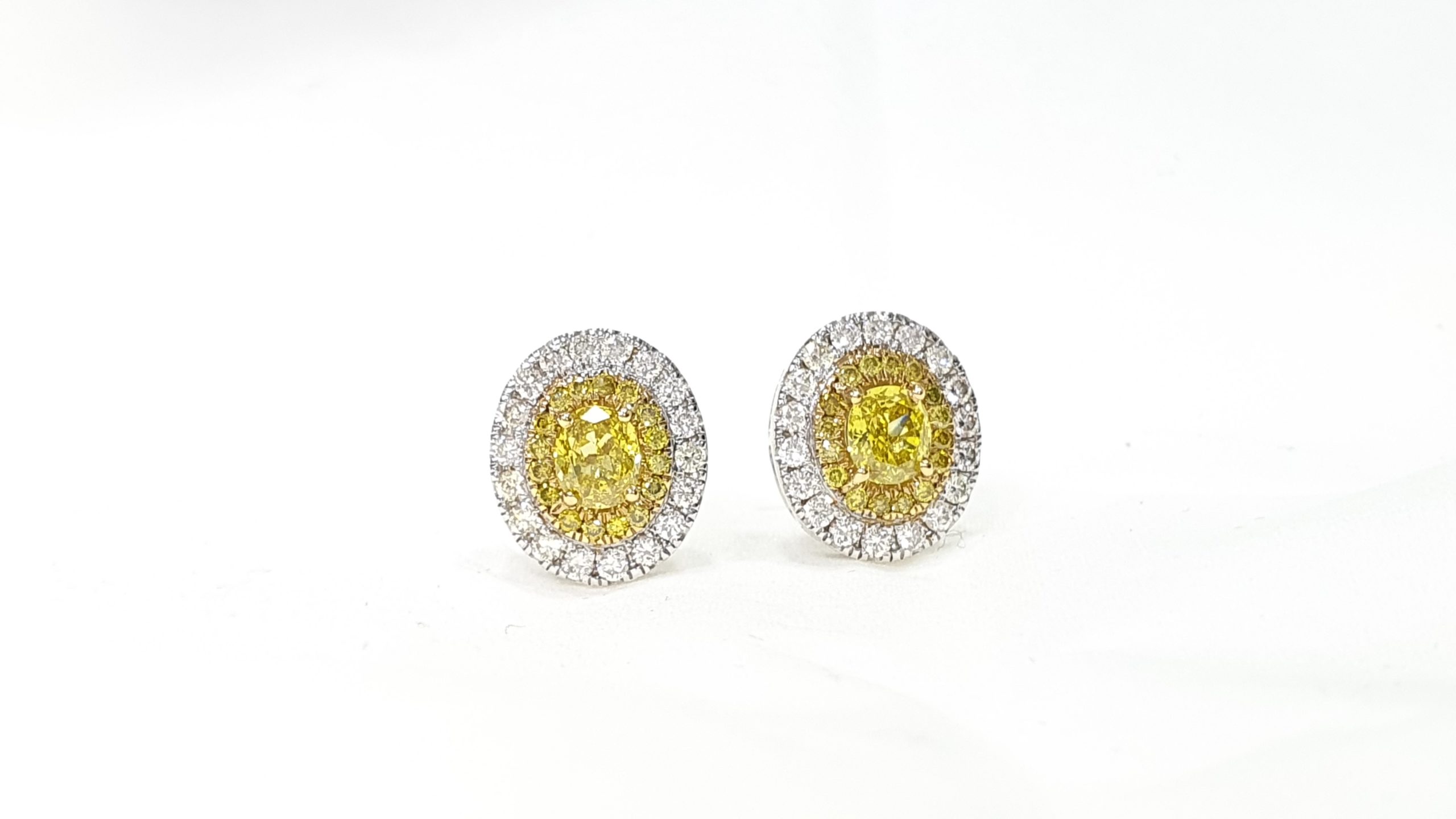 Oval 1 tcw Lab-Grown Diamond Halo Earrings | Shane Co.