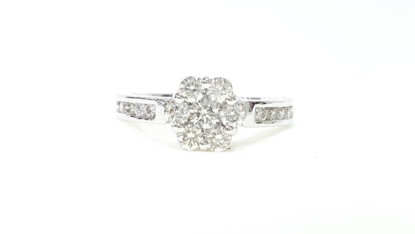 CLUSTER DIAMOND RING